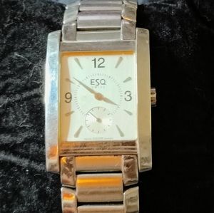 MENS SWISS ESQ BY MOVADO 300470 ALL STAINLESS STEEL BRACELET WATCH.